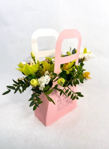 Цветы в сумочке &laquo;Гармония&raquo; от интернет-магазина цветов в 