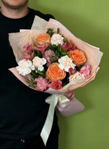 Сборный букет с розами, диантусами и альстромерией от интернет-магазина цветов в 