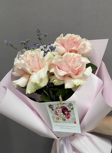 Букет из французских роз и лимонимума от интернет-магазина цветов в 