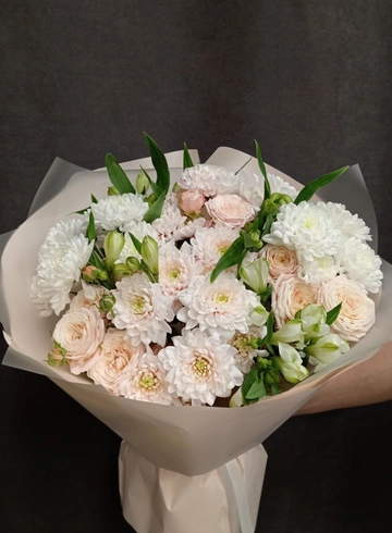 Букет их хризантем, альстромерии и кустовых роз &laquo;Нежное очарование&raquo; от интернет-магазина цветов в 