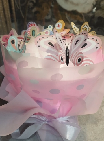 Светящийся букет &laquo;Радужные бабочки" от интернет-магазина цветов в 