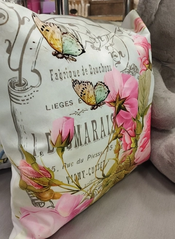 Декоративная подушка с цветочным принтом от интернет-магазина цветов в 