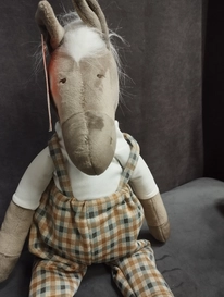 Игрушка конь в свитере и комбинезоне ( 55см) от интернет-магазина «» в 