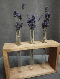 Деревянная ваза с колбами, с добавлением веточек лаванды. от интернет-магазина «» в 