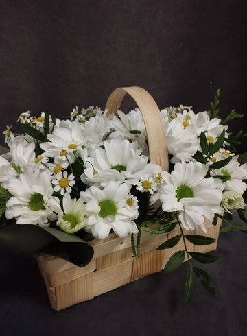 Композиция из хризантем и матрикарии &laquo;Ромашковое настроение&raquo; от интернет-магазина цветов в 